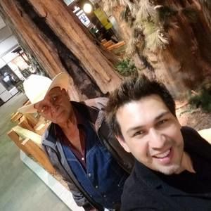 Meet your Posher, Cesar